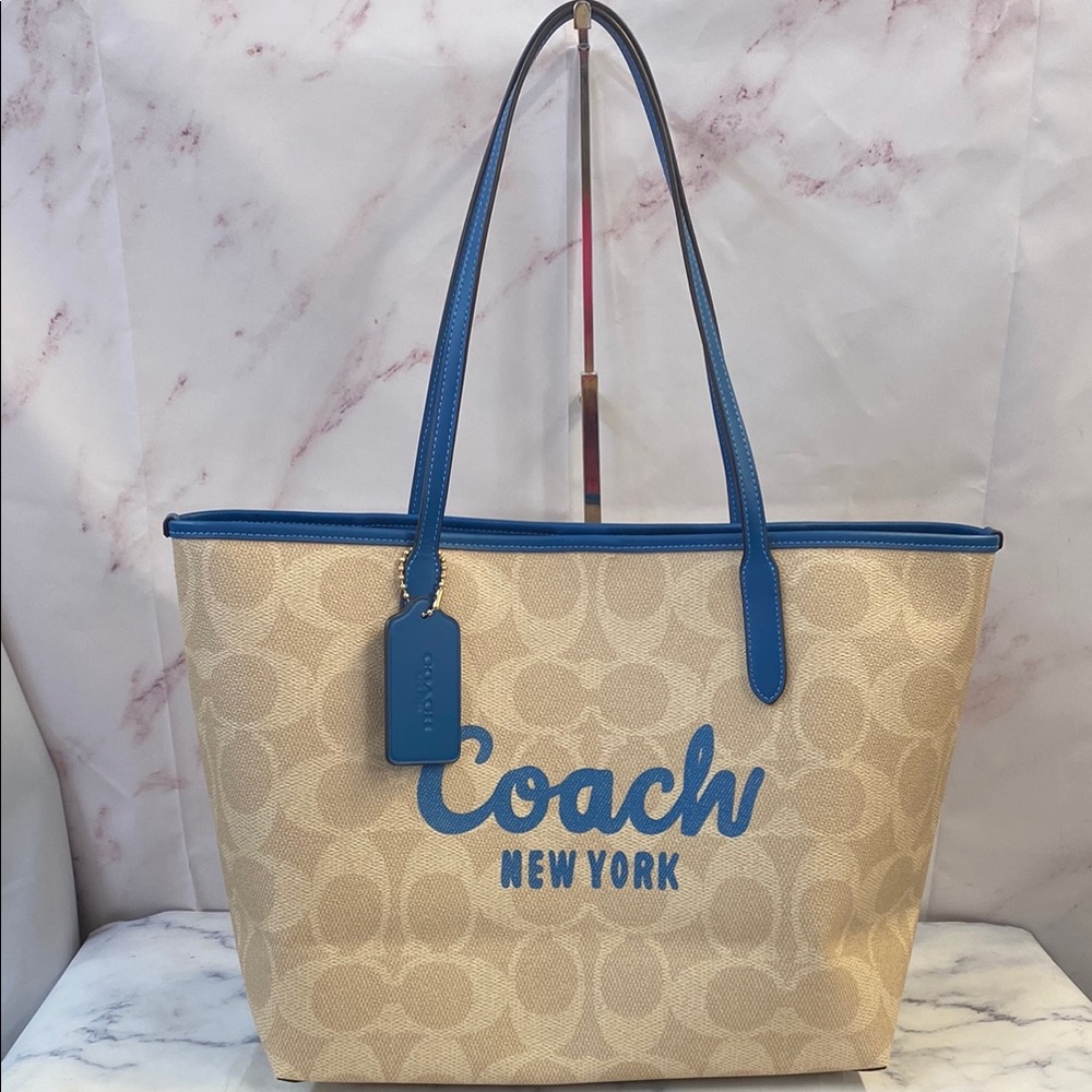 NWT Coach Graphic New York City Tote Signature Logo Beige and Blue Tote Bag - Picture 6 of 6